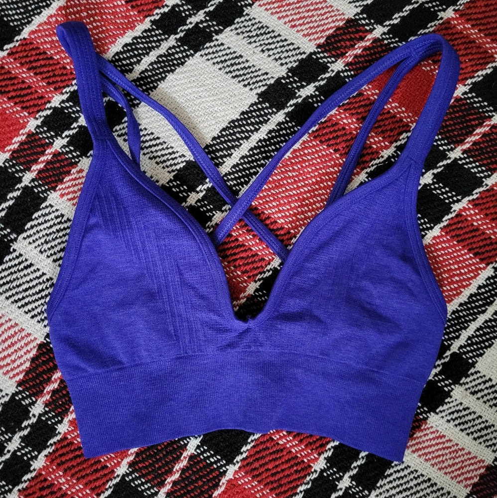 Lululemon sports bra